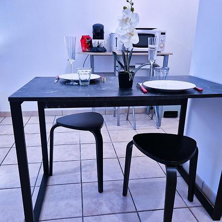 L'Elegant Apartment แบลฟอร์ ภายนอก รูปภาพ