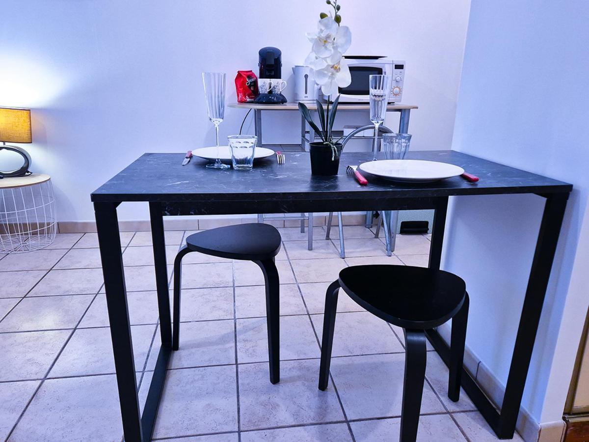 L'Elegant Apartment แบลฟอร์ ภายนอก รูปภาพ