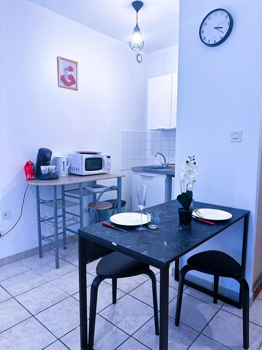 L'Elegant Apartment แบลฟอร์ ภายนอก รูปภาพ